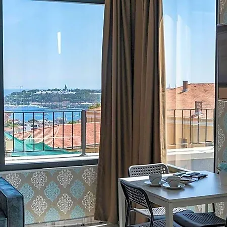 Hotel Royal Taksim 3*