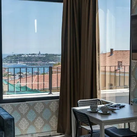 Royal Taksim 3*